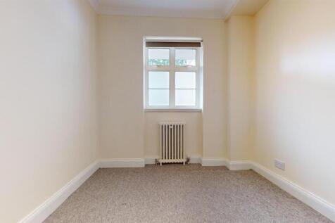 30RCbedroom2.jpg