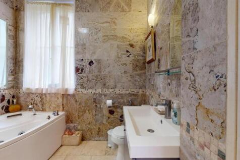 65SMMfamily bathroom2.jpg