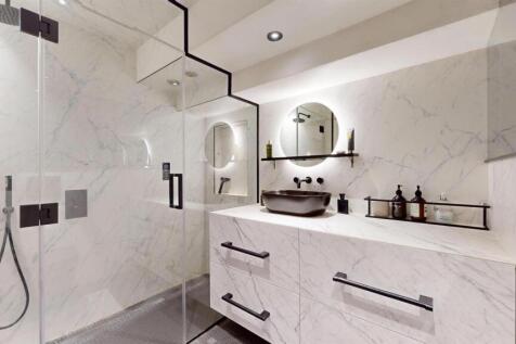 1BKHbathroom.jpg