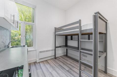 Flat 2, 24 Warwick Road-6.jpg