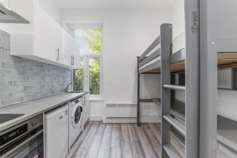 Flat 2, 24 Warwick Road-4.jpg