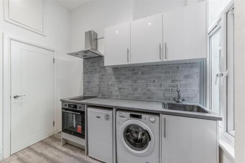 Flat 2, 24 Warwick Road-5.jpg