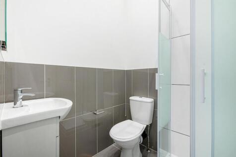 thumbnail_2B Beaconsfield 1.jpg