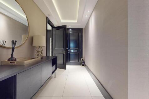 81CHhallway2.jpg