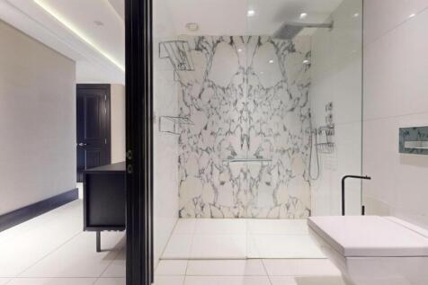 81CHbathroom3.jpg