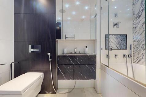 81CHBathroom.jpg