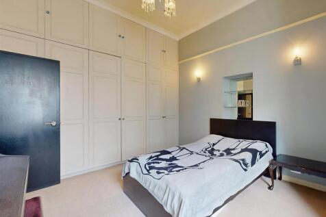 32ERmasterbedroom3.jpg