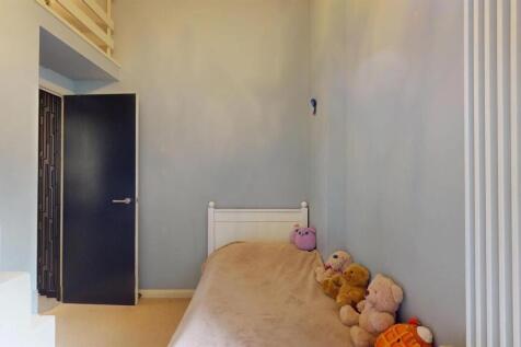 32ERbedroom2.2.jpg