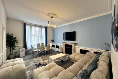 Living Room.jpg