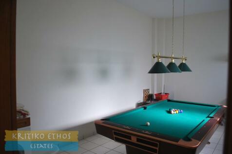 1st floor pool room