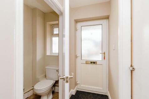 Cloakroom/wc