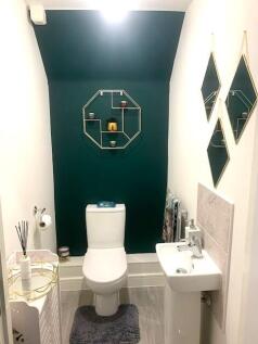 Cloakroom/wc