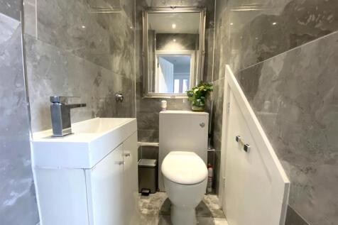 Downstairs WC.jpg