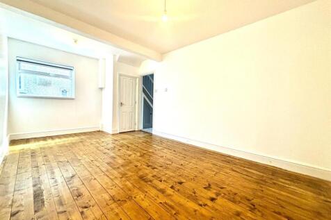 Reception room 2.jpeg