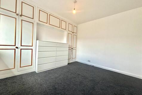 Bedroom 2, shot 2.jpeg