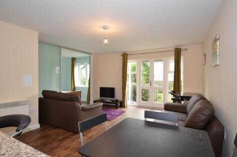 Lounge/Dining Area