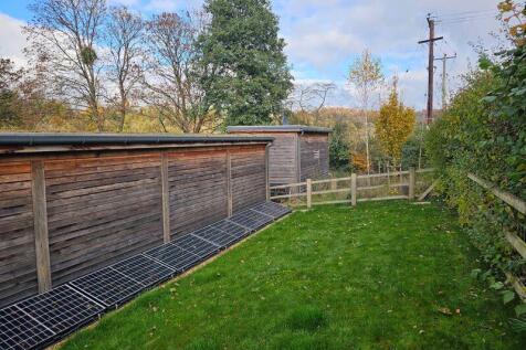 Adjoining garden area