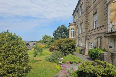 Rear communal garden