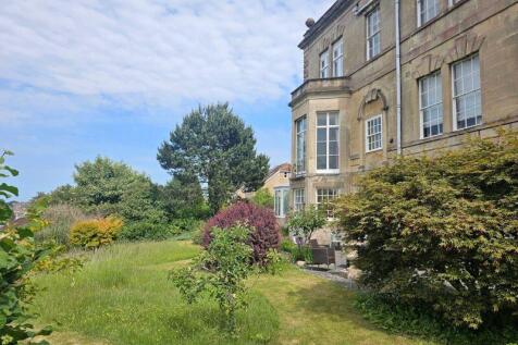 Rear communal garden