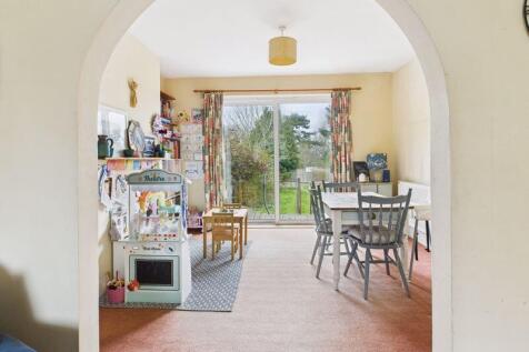 Sitting room to dining room