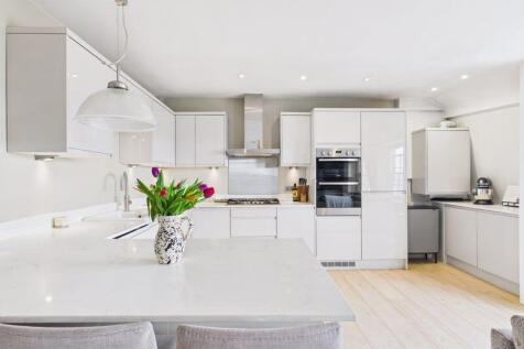 Kitchen / Living Room