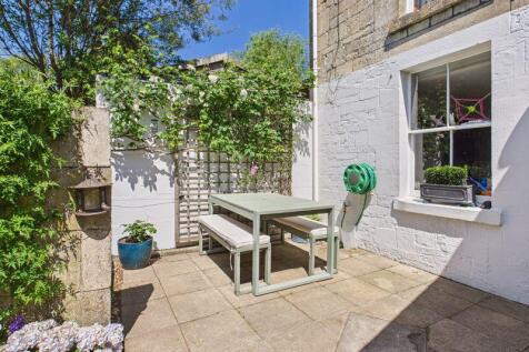 Garden to side aspect