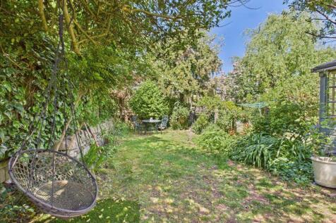 Garden to side aspect