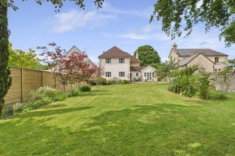 Garden to house