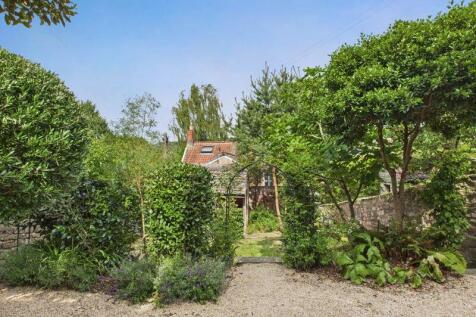Mid garden