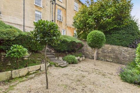 Mid garden
