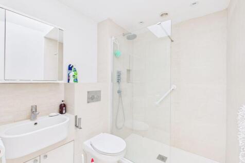 Ensuite shower room