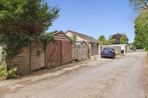 Private lane to rear