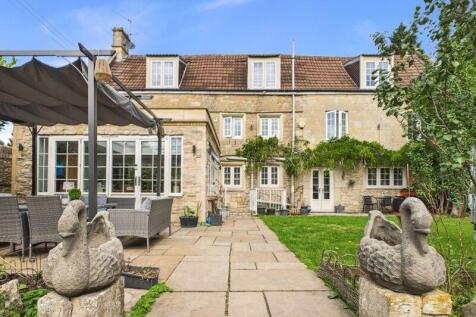 Garden to house