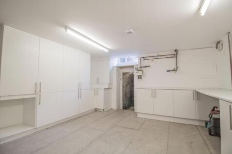 31 Well Street [Basement] 01.jpg