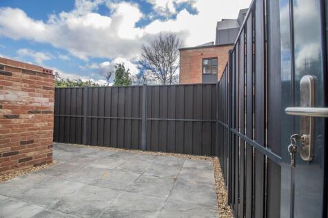 Apartment 1_Saddler&#39;s Court [Private Courtyard Gar