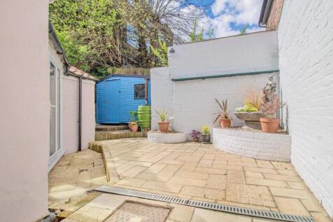 Cobbler&#39;s Cottage, Sparhawk Street [Garden Room] 0