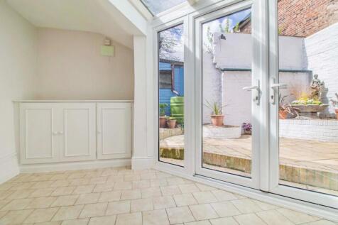 Cobbler&#39;s Cottage, Sparhawk Street [Garden Room] 0