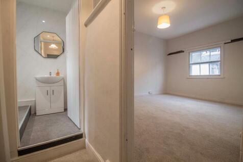 Cobbler&#39;s Cottage, Sparhawk Street [Landing] 01 V2