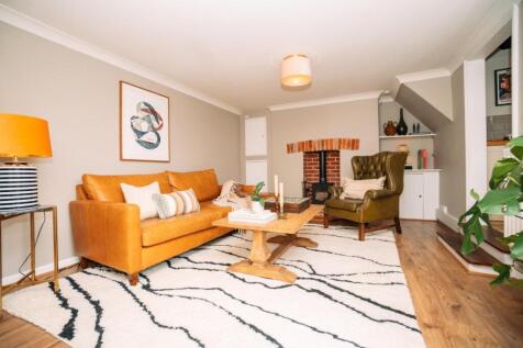 13 Southgate Street [Sitting Room] 02.jpg