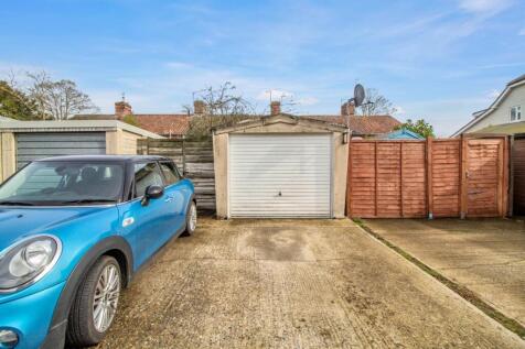 20 Sicklesmere Road [Off-Street Parking &#43; Garage].