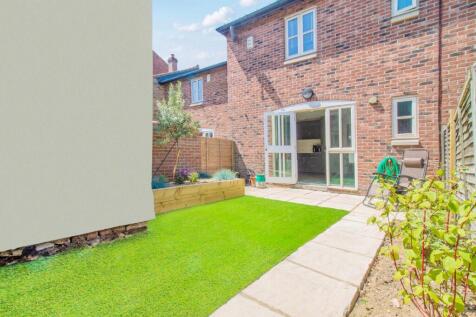 8 St. Edmundsbury Mews [Rear Elevation] 02.jpg