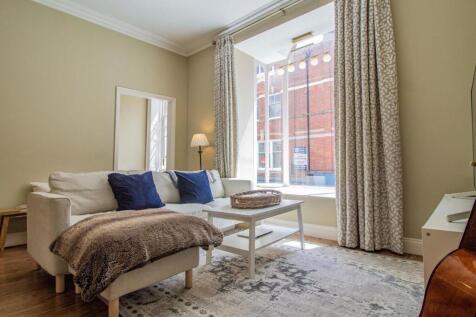 19b Abbeygate Street [Open-Plan Sitting Room Area]