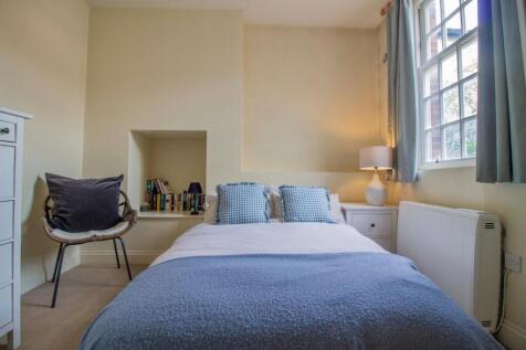 19b Abbeygate Street [Bedroom] 01.jpg