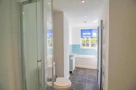 134b Southgate Street [Bathroom] 02.jpg