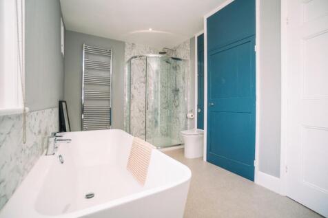14 Guildhall-34 [Bathroom] 01.jpg