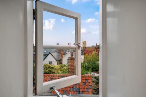 14 Guildhall Street [Room with a View] 01.jpg