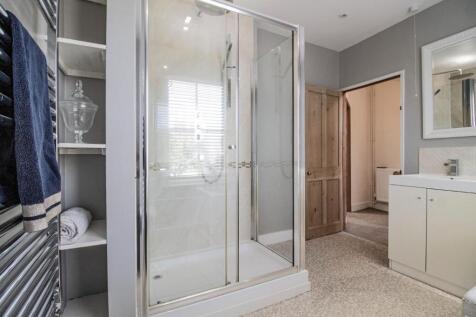 46 Garland Street [Bath &#43; Shower Room] 01.jpg