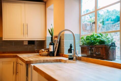 The Jolly Toper, 13 Southgate Street [Kitchen] 04.