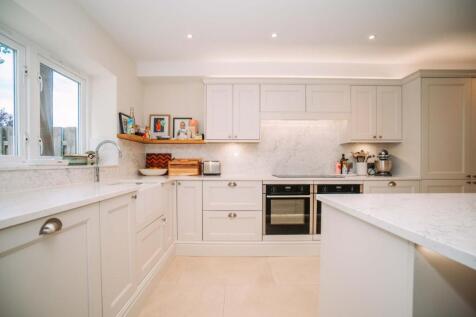 2 Grange Farm Barns [Kitchen] 5.jpg