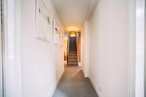 14 Guildhall Street [Entrance Hall].jpg